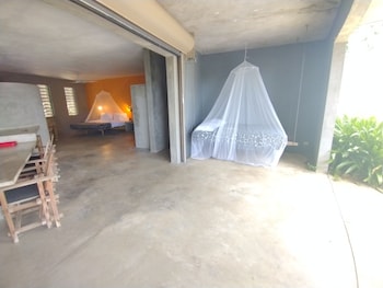 Redonda 2 | Extra beds at Hix Island House