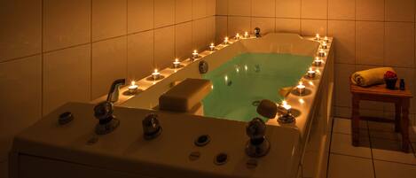 Bain à remous, soins corporels, soins d'hydrothérapie