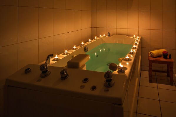 Hot tub, body treatments, hydrotherapy, aromatherapy, body wraps