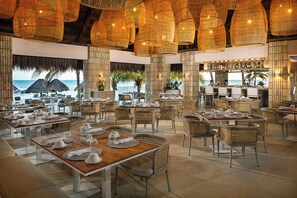 4 restaurants, lunch served, local cuisine