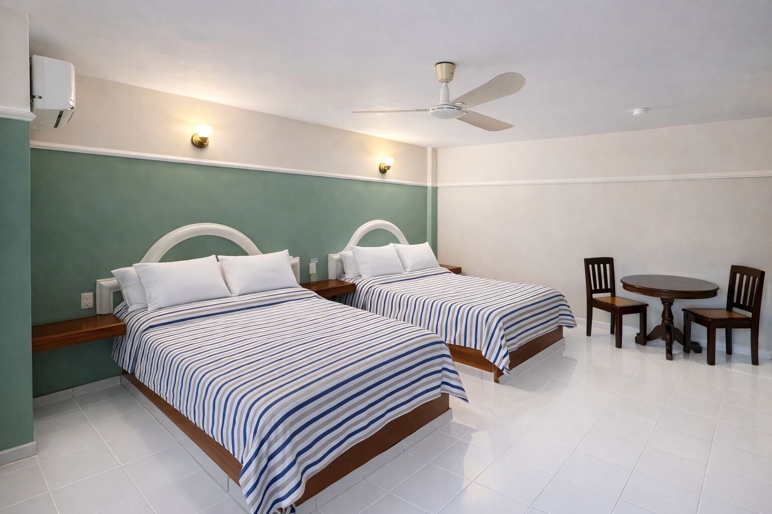 Minibar, decoración personalizada y muebles diferentes 