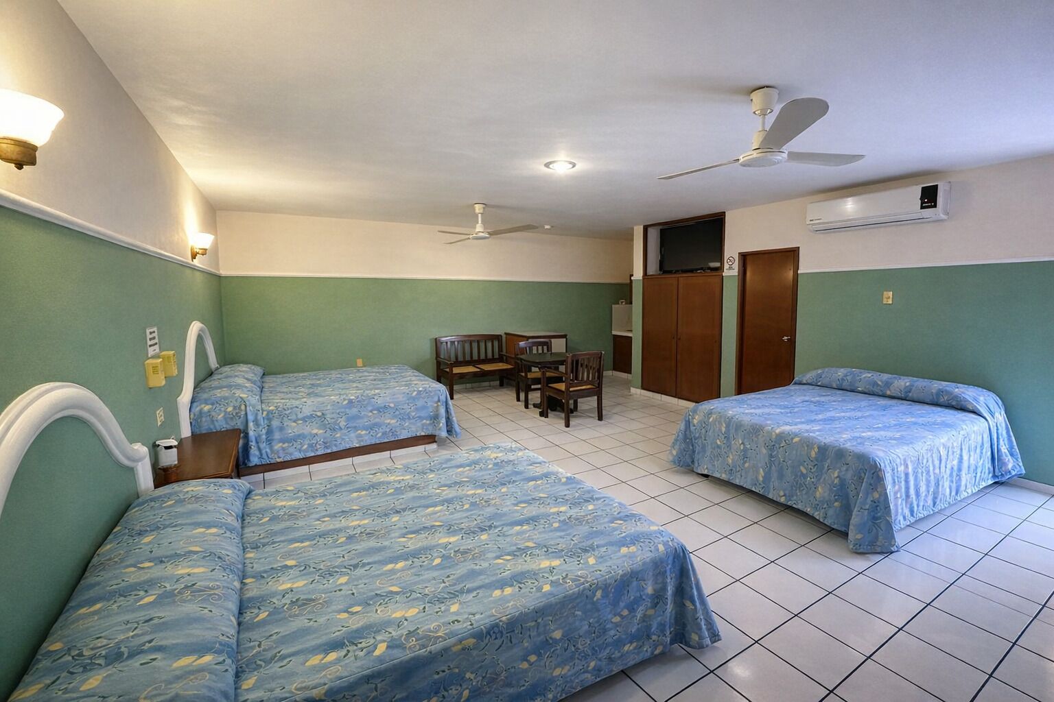 Foto - Blue Pacific Suites