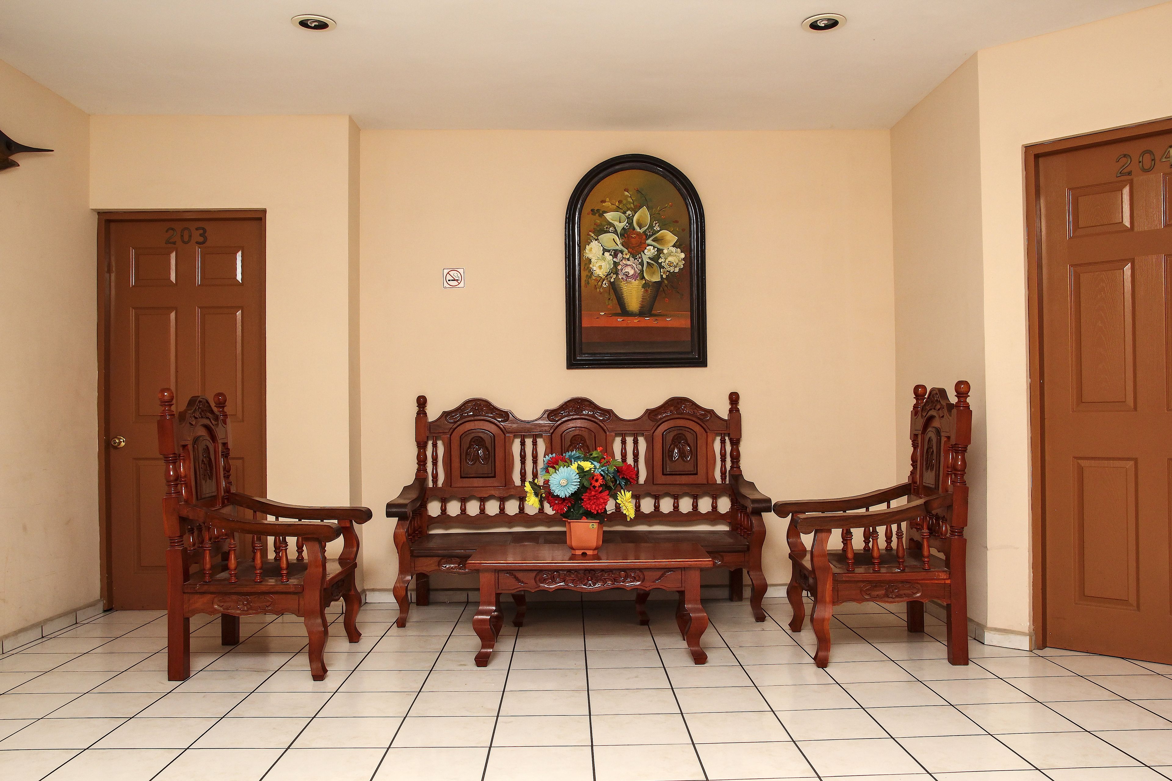 40-英寸纯平电视 （配 备有线频道）、电视