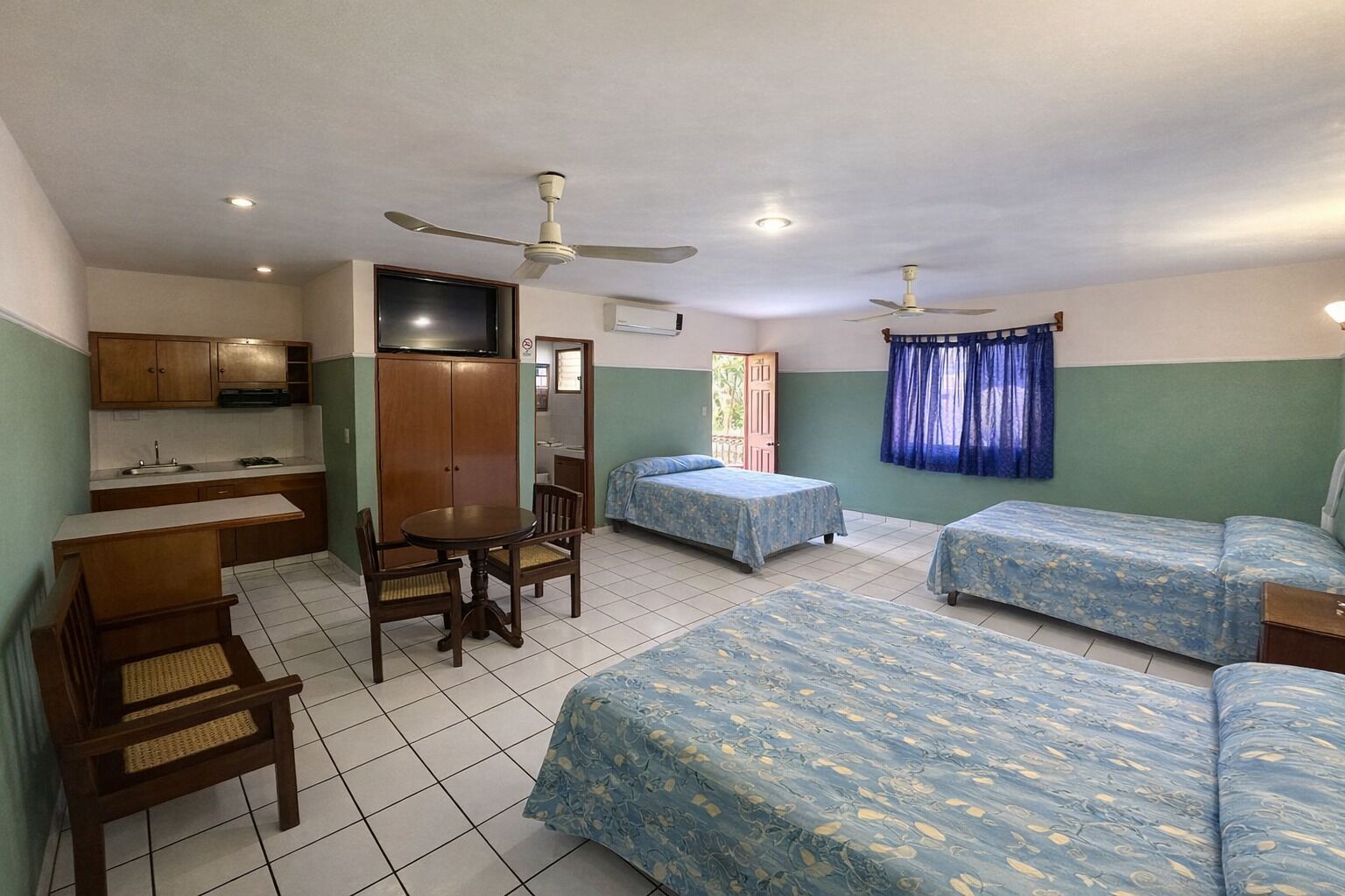 Foto - Blue Pacific Suites