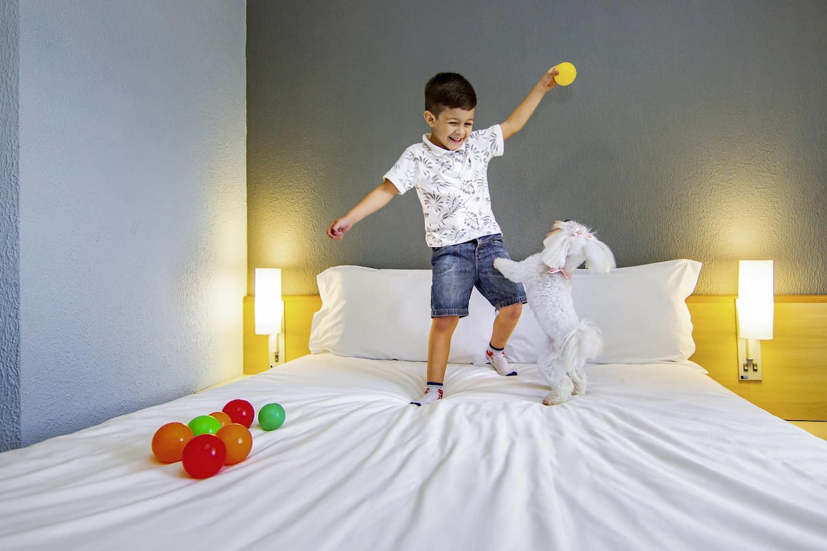 Standard Room, 1 Double Bed | Minibar, in-room safe, desk, blackout drapes