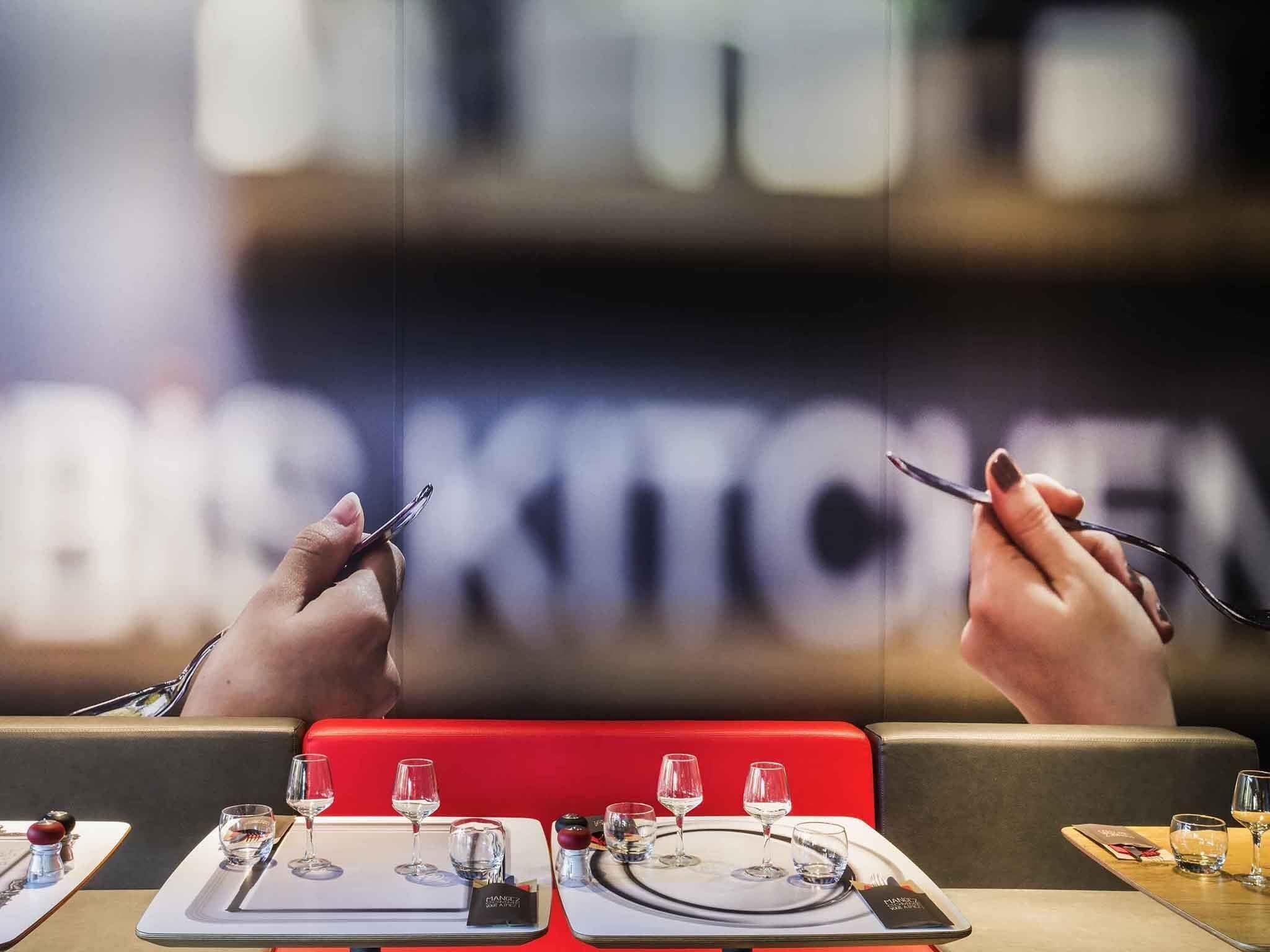 Serveert ontbijt en diner, Braziliaanse gerechten