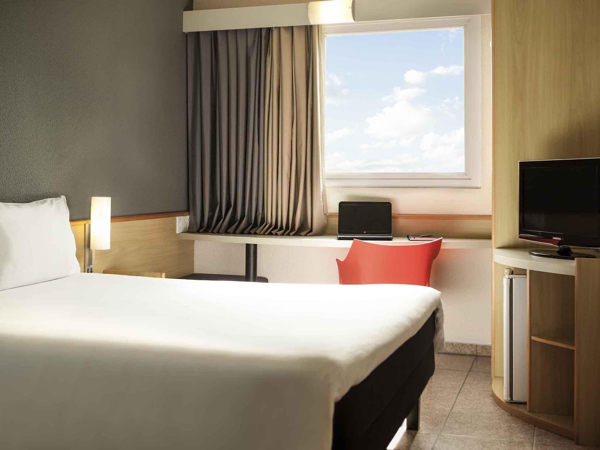 minibar, in-room safe, desk, blackout curtains