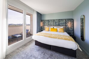 Sengetøy av topp kvalitet, minibar, safe på rommet og skrivebord