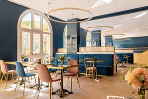 Daily buffet breakfast for a fee - voco Paris Montparnasse by IHG (Paris)