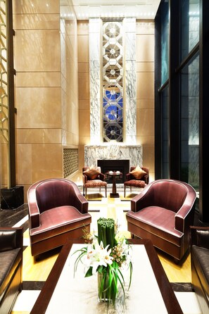 Lobby sitting area - Paramount Gallery Hotel (Shanghai)