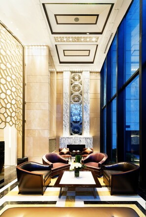 Lobby sitting area - Paramount Gallery Hotel (Shanghai)