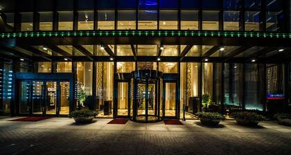 Paramount Gallery Hotel