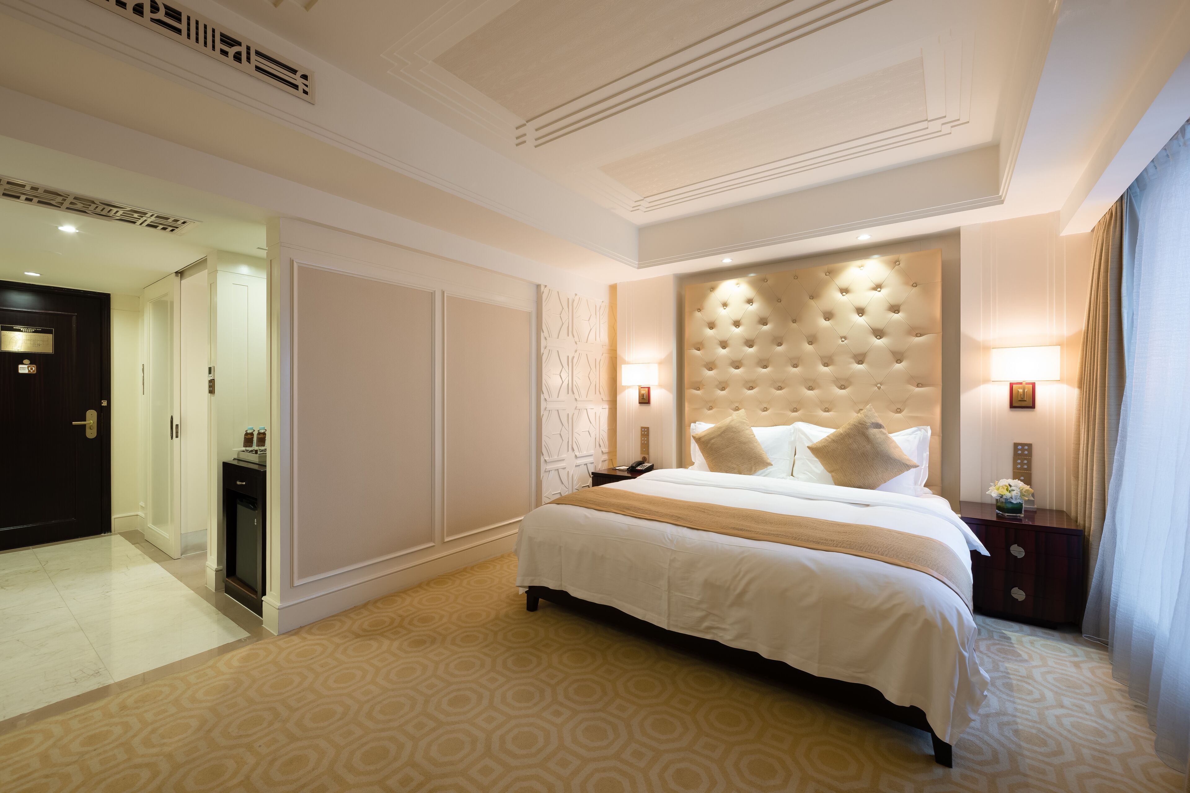 superior king room | premium bedding, minibar, in-room safe, desk