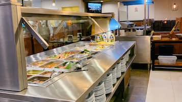 Desayuno completo todos los días (con cargo)