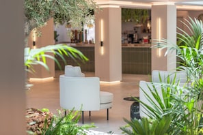 Poolside bar - Valentin Somni Hotels & Suites – Adults Only +16 (Calvia)