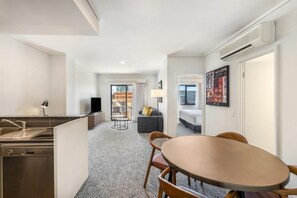 Deluxe 2 Bedroom Apartment | Minibar, in-room safe, desk, blackout drapes - Adina Apartment Hotel Perth - Barrack Plaza (Perth)