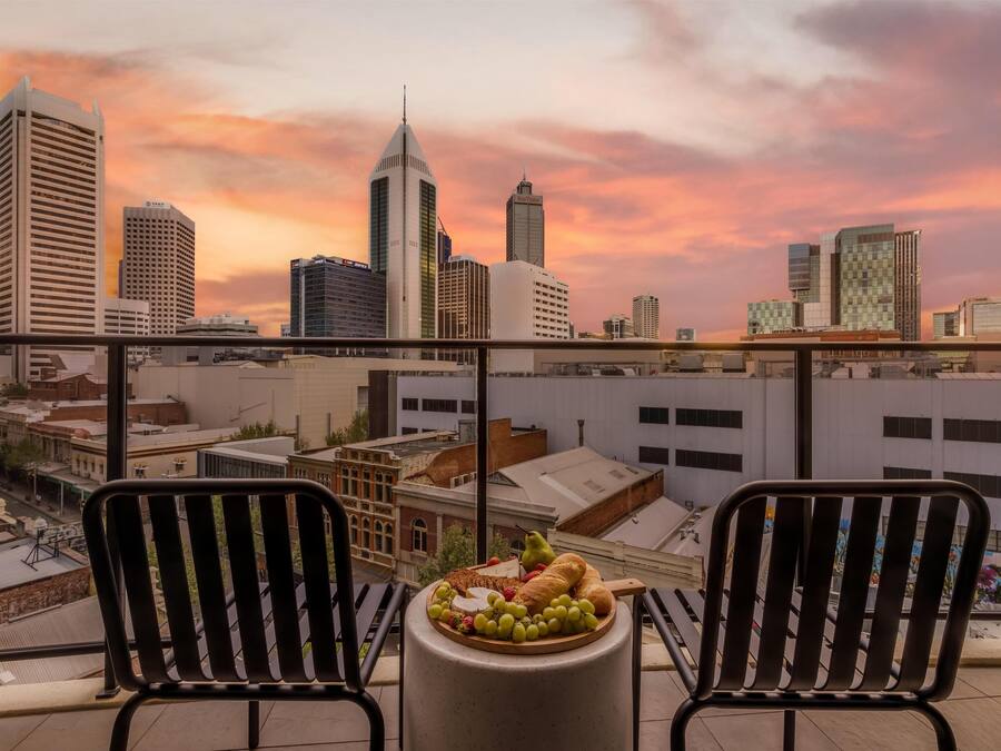 Habitació Premier, 1 dormitori | Minibar, caixa forta a l'habitació, escriptori i cortines opaques