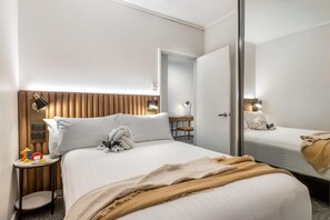 1 多间卧室、迷你吧、客房内保险箱、办公桌