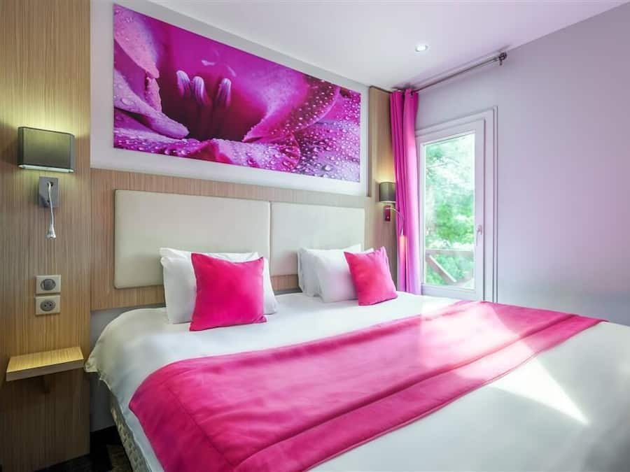 Ropa de cama de alta calidad y escritorio