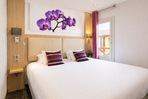 Habitación estándar doble, 1 cama de matrimonio, no fumadores | Ropa de cama de alta calidad, escritorio, tabla de planchar con plancha