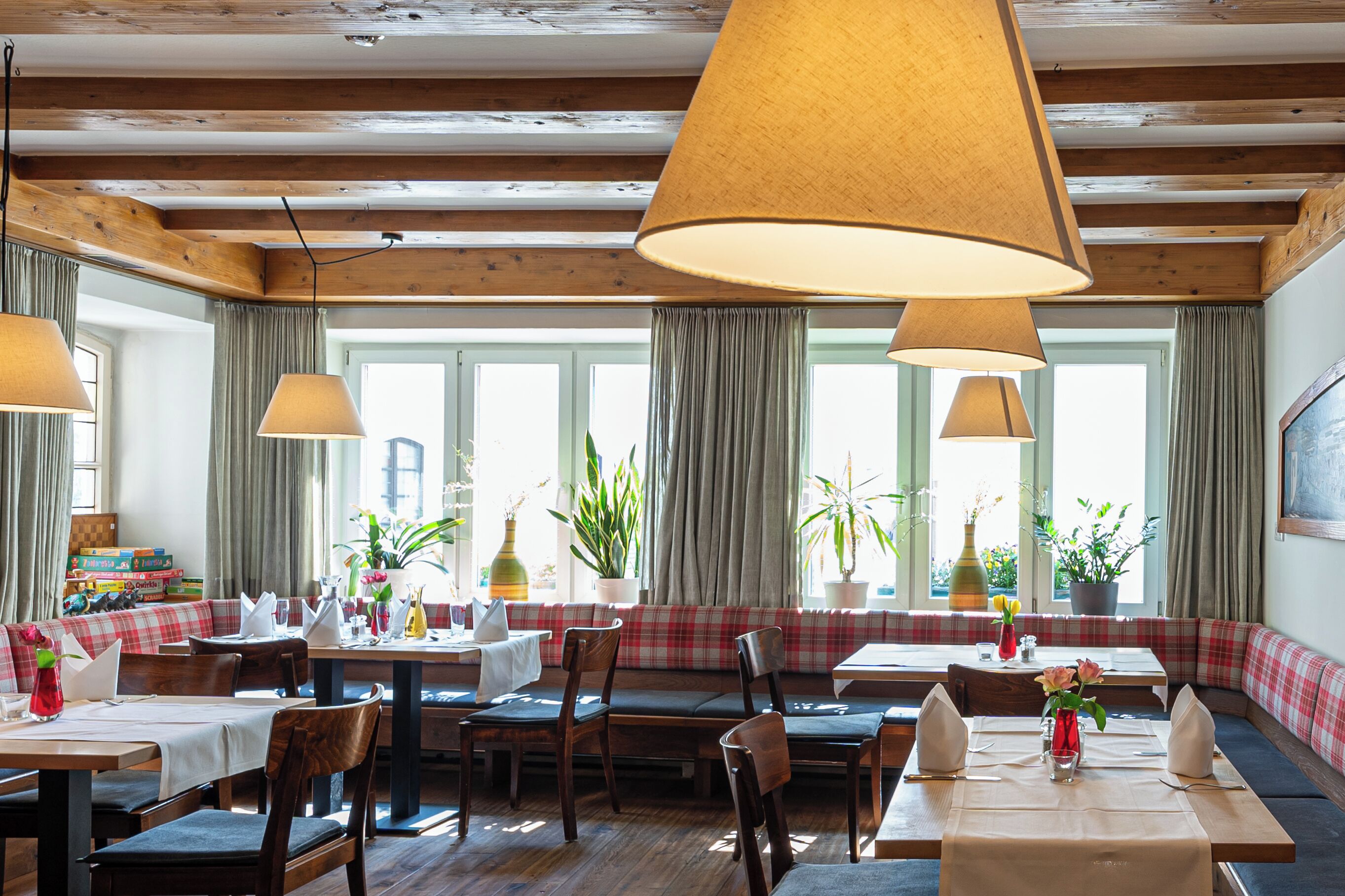 lunch and dinner served, regional cuisine