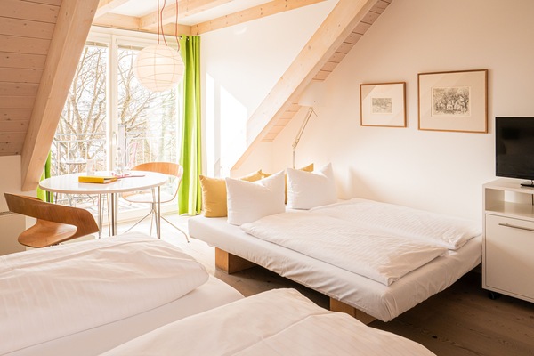 Hypo-allergenic bedding, in-room safe, individually decorated