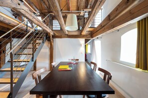 华丽套房, 1 间卧室 | 防过敏的被褥、客房内保险箱、特色装修、特色家居