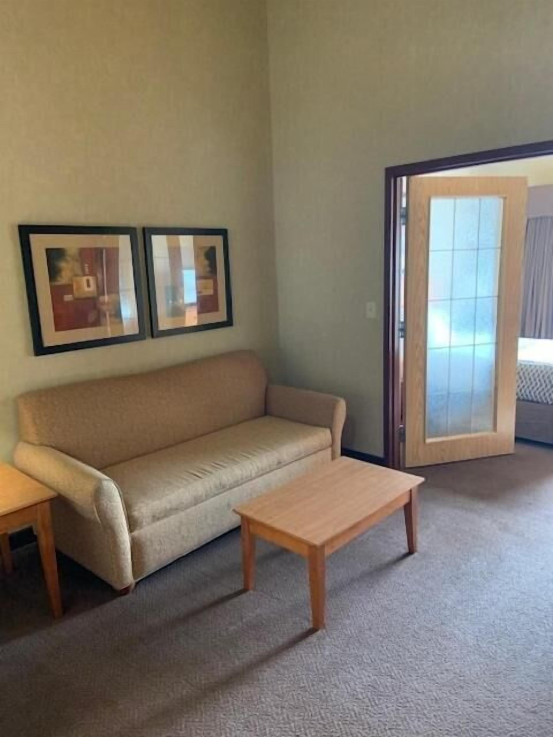 32-inch lcd tv with cable channels, tv, pay films