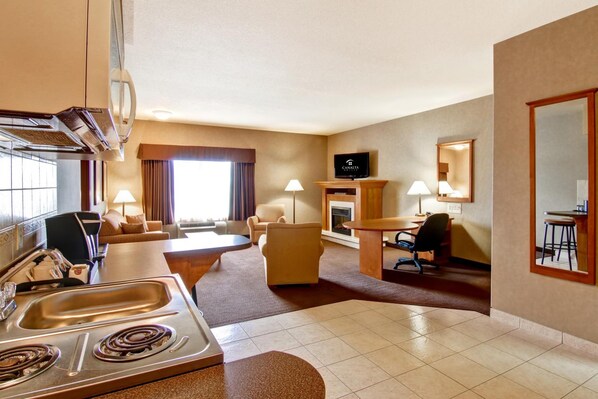 ثلاجة، ميكروويف، ماكينة لصنع القهوة/الشاي