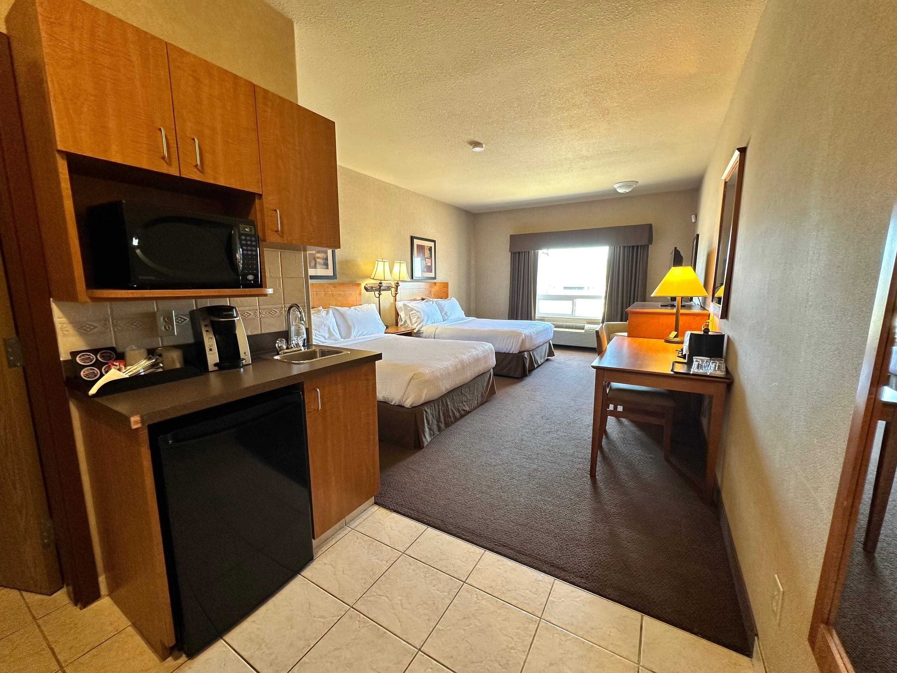 Chambre Standard, 2 grands lits, non-fumeurs | Literie de qualité supérieure, surmatelas, bureau, chambres insonorisées