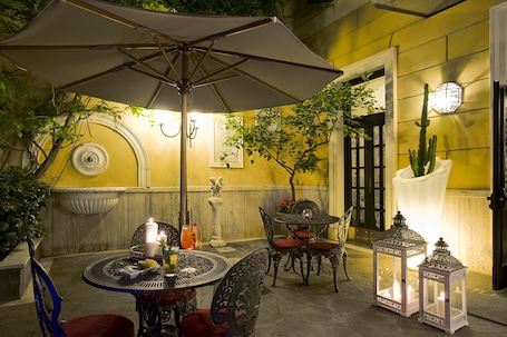 Terrazza/patio. Hotel Villa San Lorenzo Maria