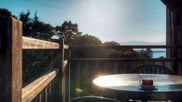 Appartement 1 Chambre - Vue sur Lac | 露台/庭院