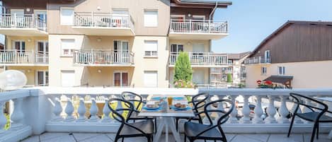 Desayuno buffet diario (EUR 12.90 por persona)