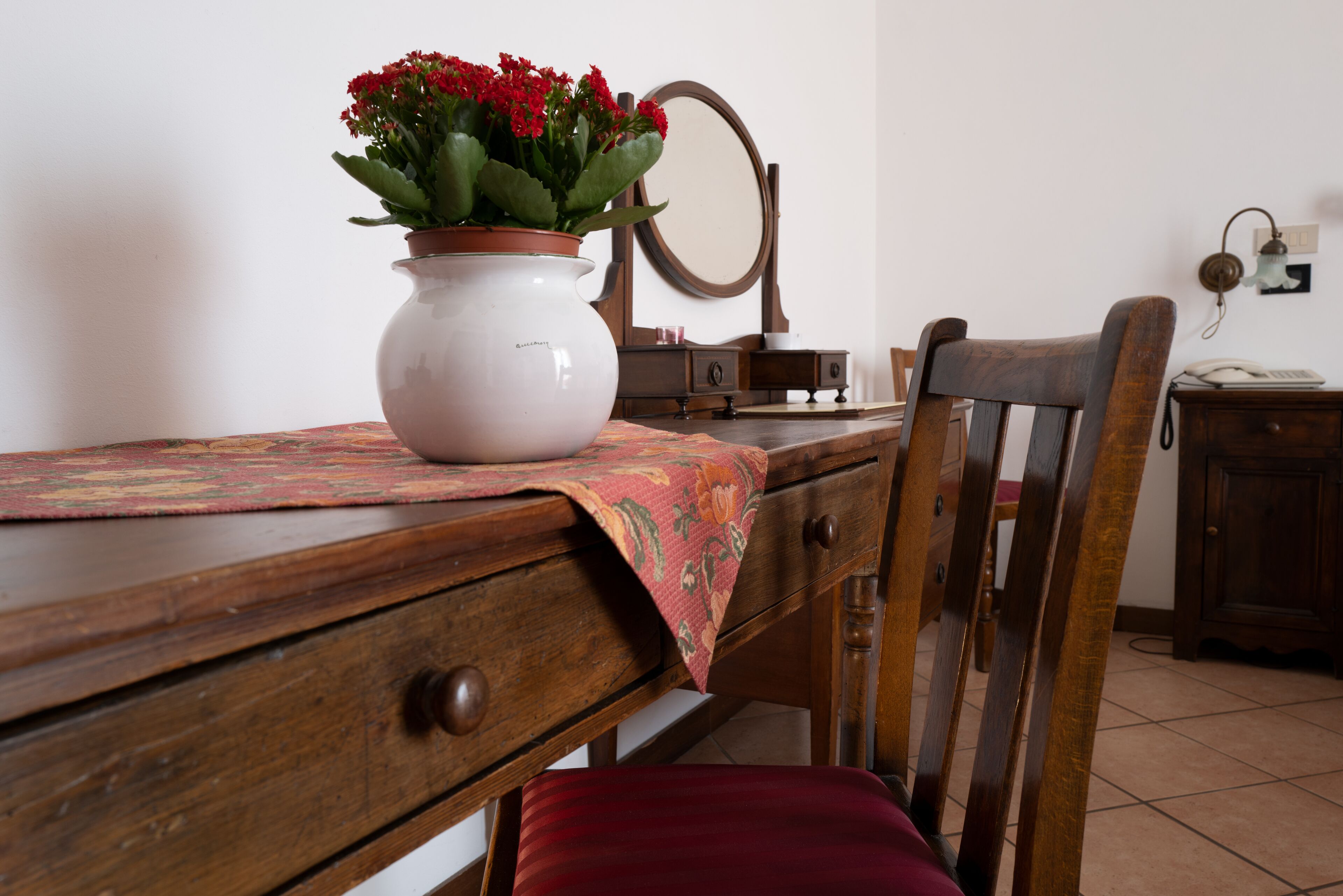 classic room (con balcone e vista etna) | 1 bedroom, minibar, in-room safe, individually decorated