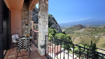 1 habitación, minibar y caja de seguridad en la habitación