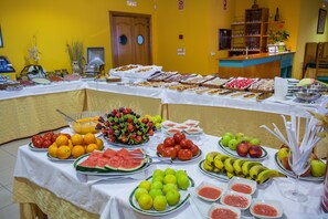 Daily buffet breakfast for a fee