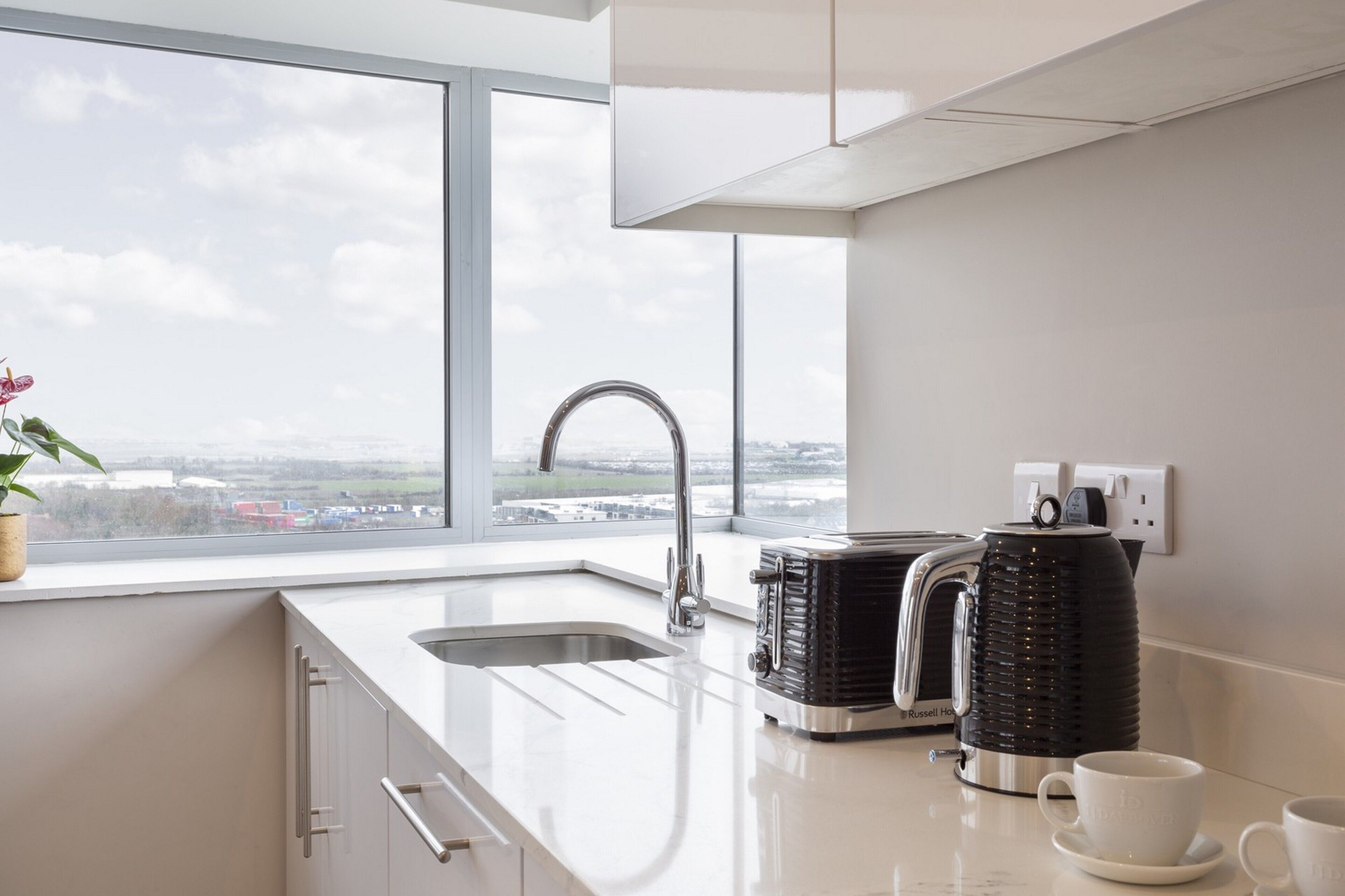 apartment, 2 double beds, city view | private kitchen | coffee/tea maker