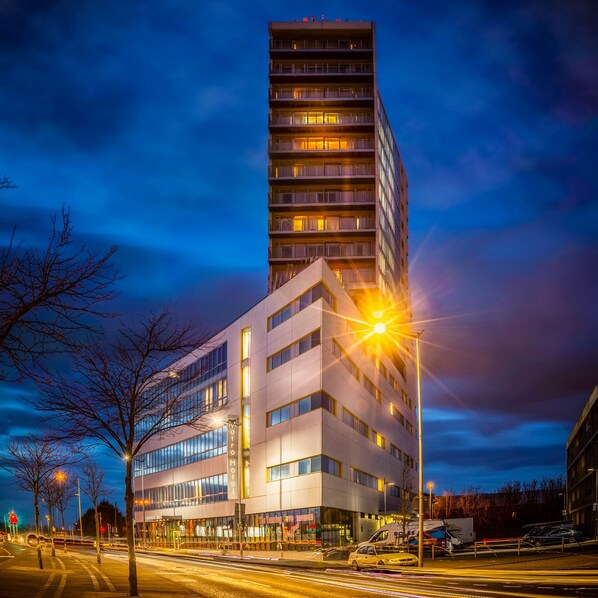 Front of property - evening/night - The Metro Hotel Dublin Airport (Dublin)