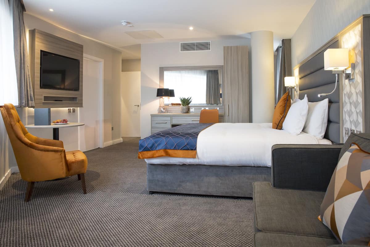 basic studio suite, 1 bedroom | premium bedding, in-room safe, desk, laptop workspace