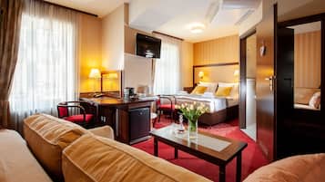 Phòng đôi Deluxe | Két bảo mật tại phòng, bàn, phòng cách âm, bàn ủi/dụng cụ ủi quần áo
