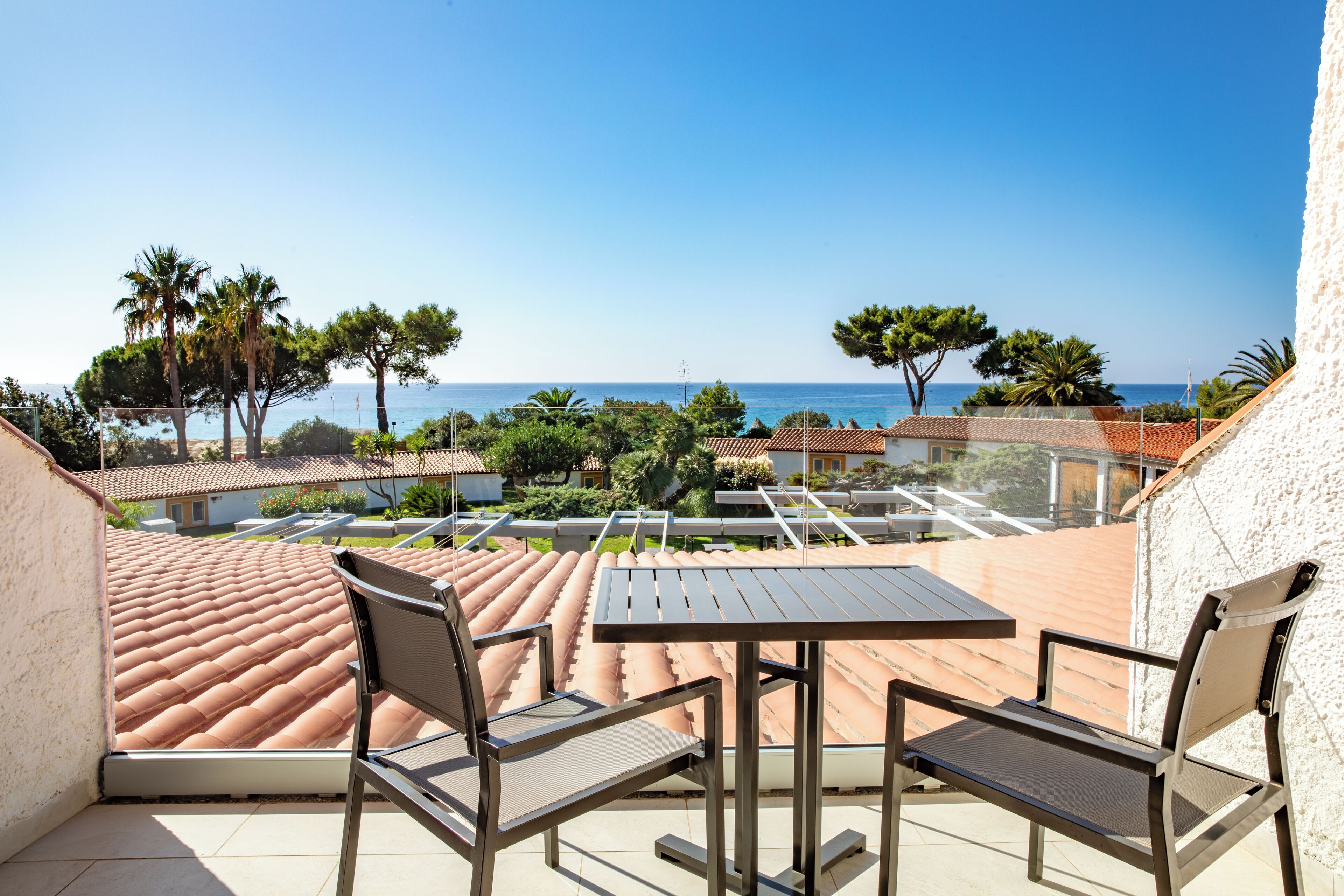 Down duvets, minibar, in-room safe, blackout curtains