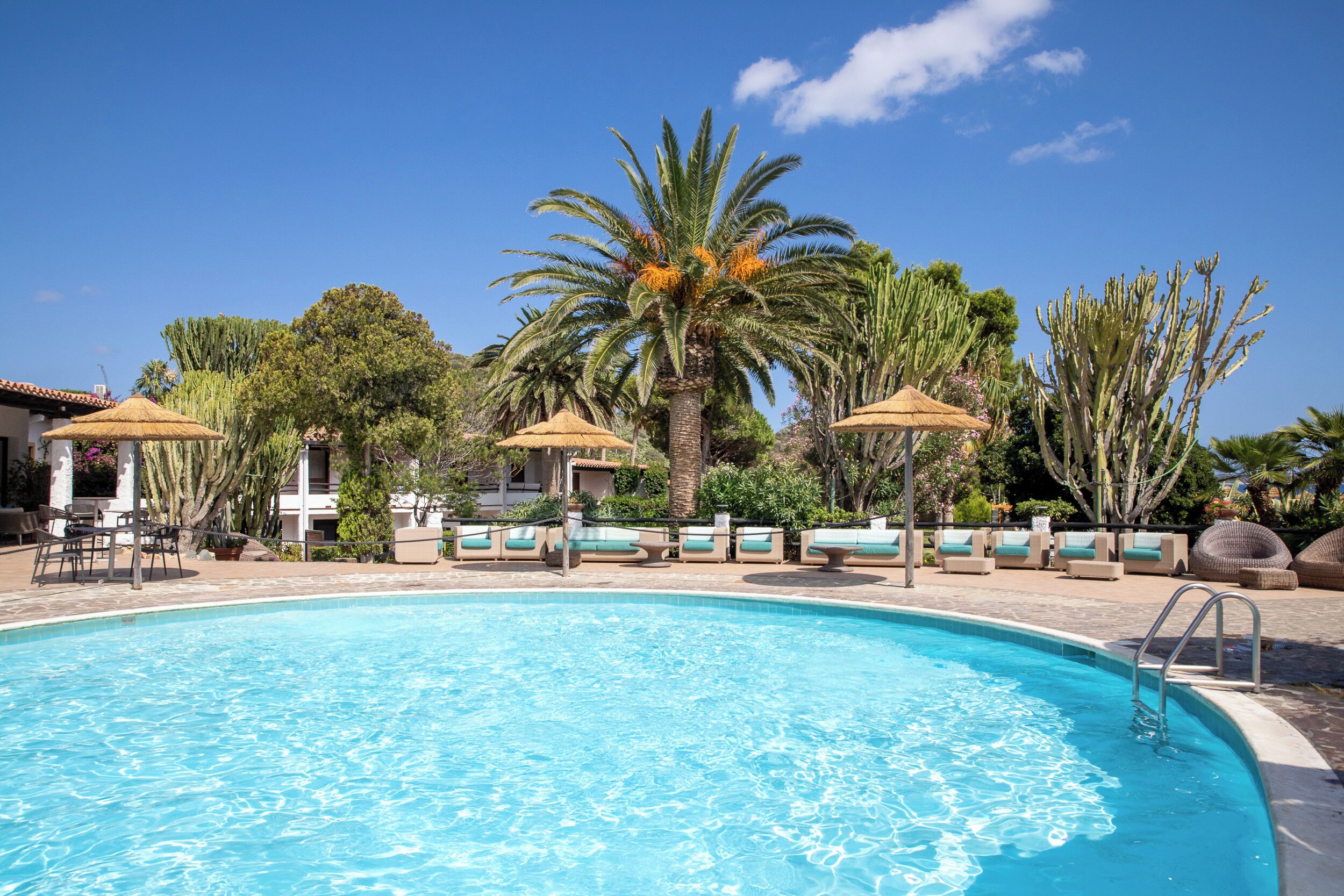 Deluxe Prestige Vista Mare | Copriletto in piuma, minibar, una cassaforte in camera, tende oscuranti