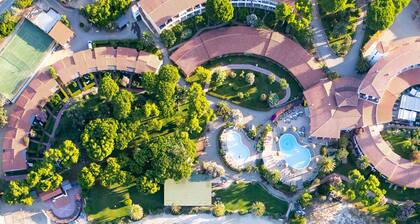 Cormoran Hotel & Residence