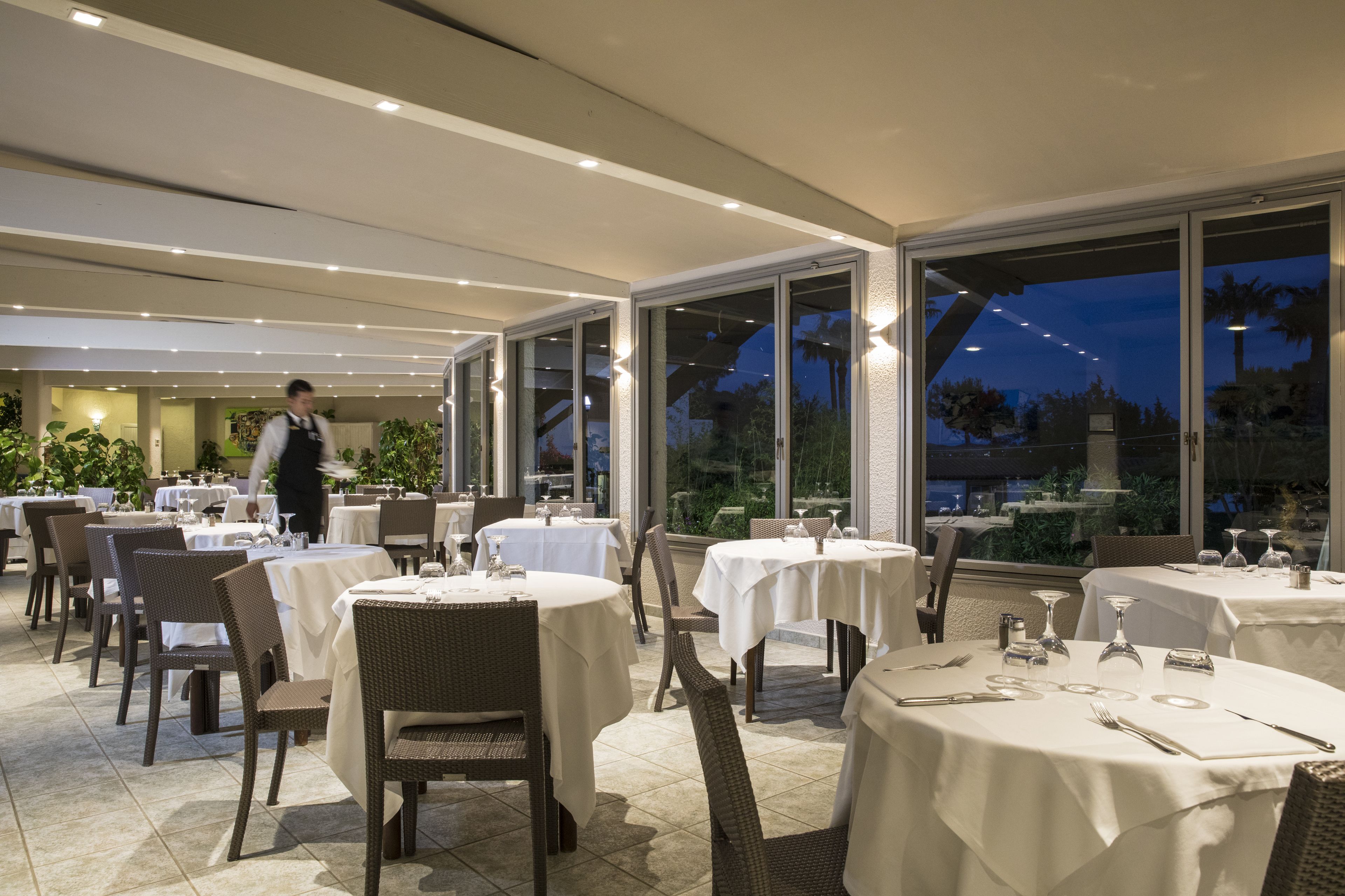 2 restaurants, breakfast, lunch, dinner served; local cuisine