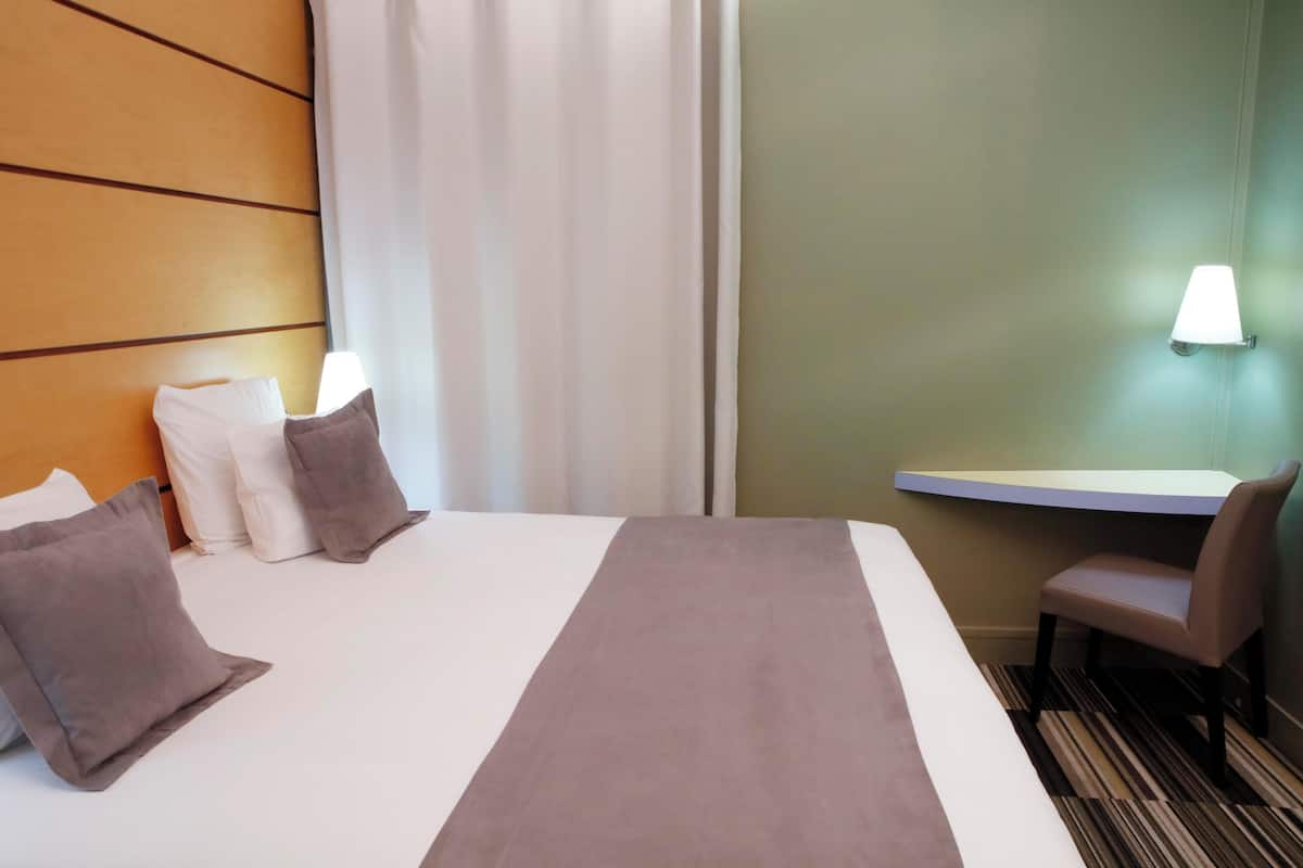 เตียง Select Comfort, ตู้นิรภัยในห้องพัก, โต๊ะทำงาน, เตารีด/โต๊ะรีดผ้า