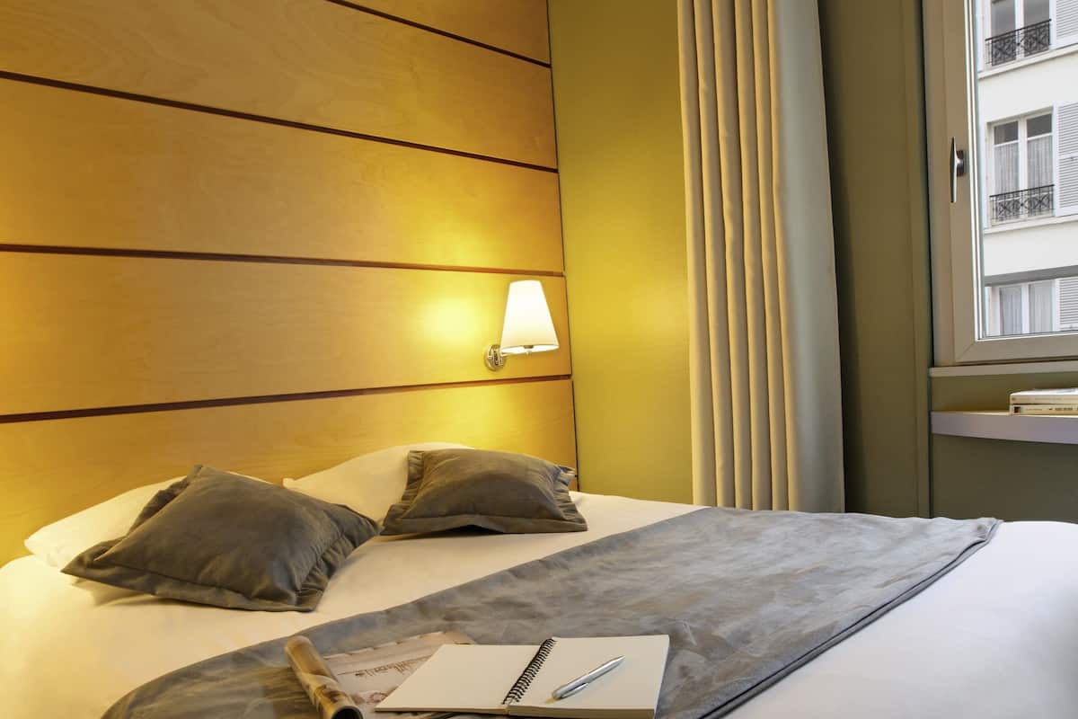 เตียง Select Comfort, ตู้นิรภัยในห้องพัก, โต๊ะทำงาน, เตารีด/โต๊ะรีดผ้า