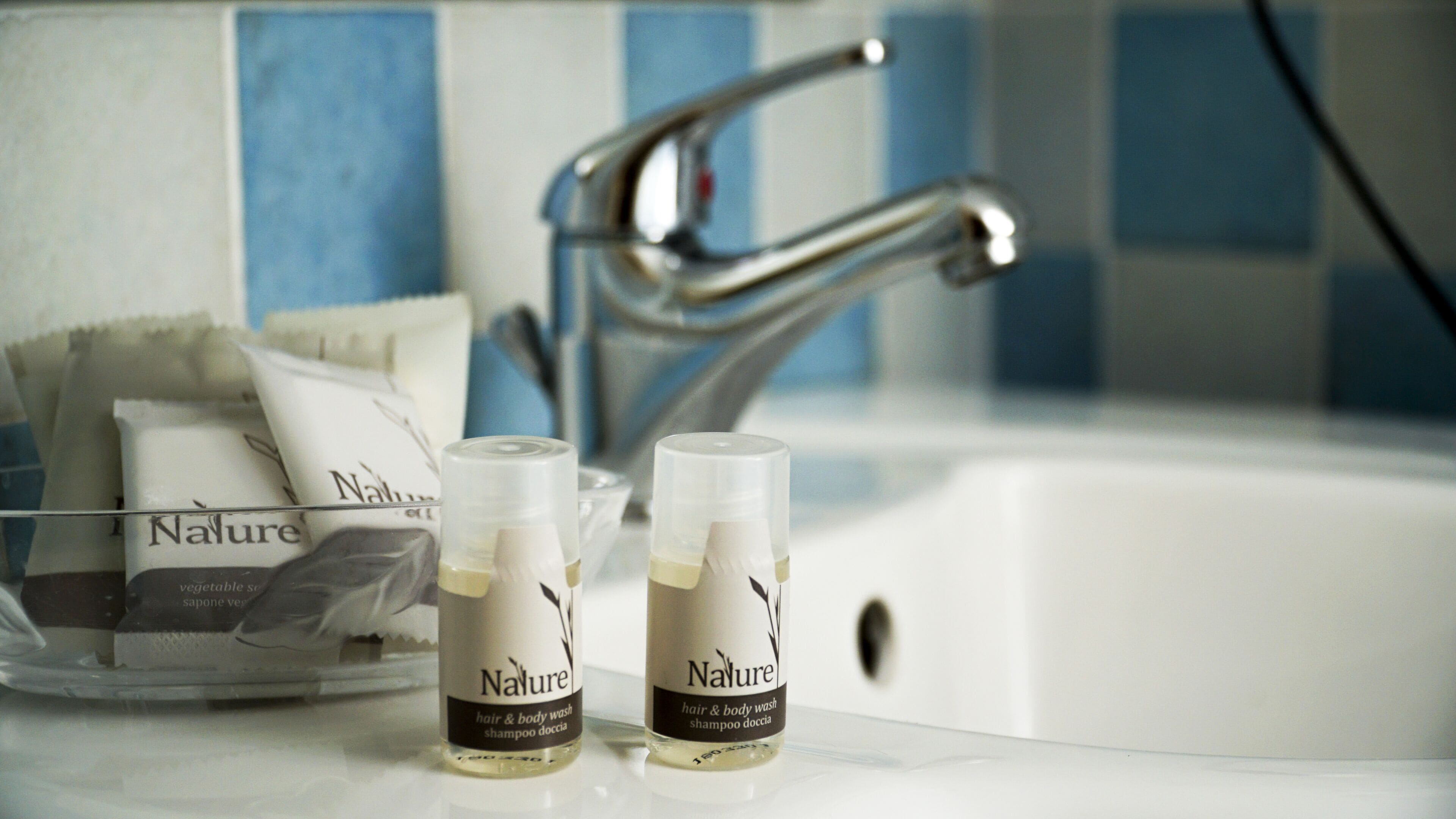 standard single room | bathroom | shower, hair dryer, bidet, towels