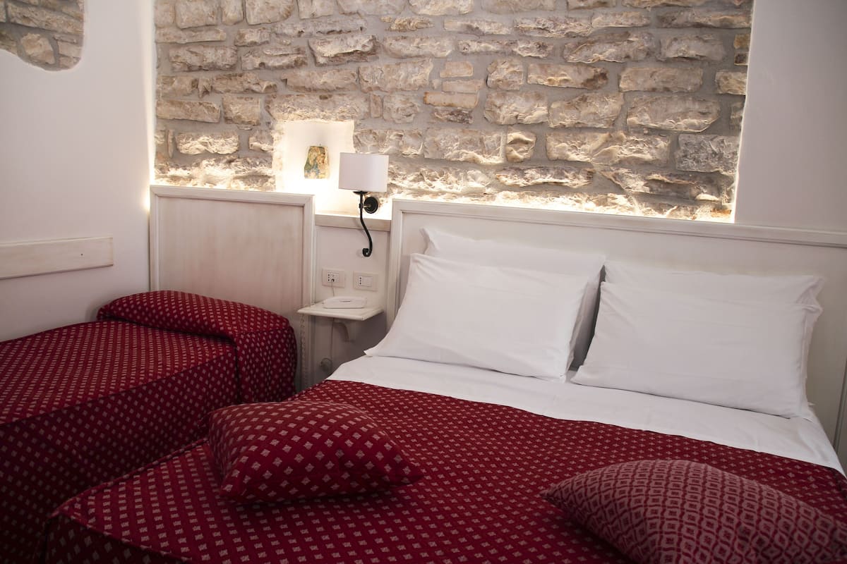 standard triple room | minibar, blackout curtains, free wifi