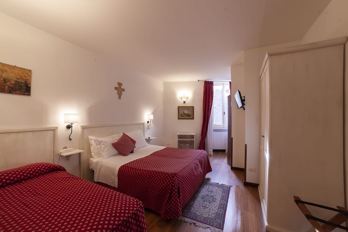 Triple Room | Minibar, blackout drapes, free WiFi