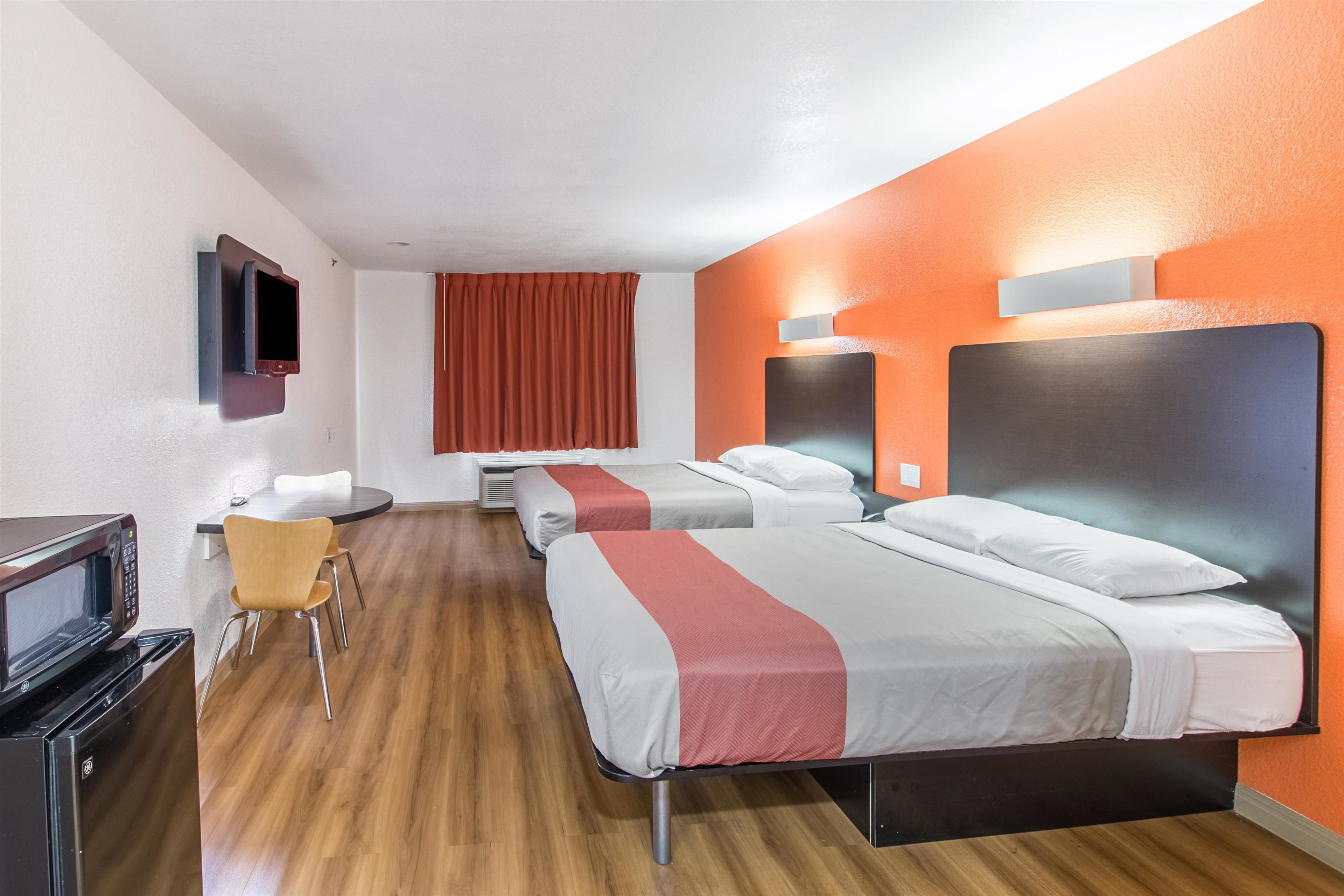 Työpöytä, Wi-Fi, vuodevaatteet